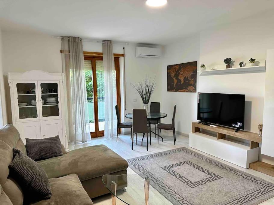 Appartamento Luminoso Domus Eur Rome Luaran gambar